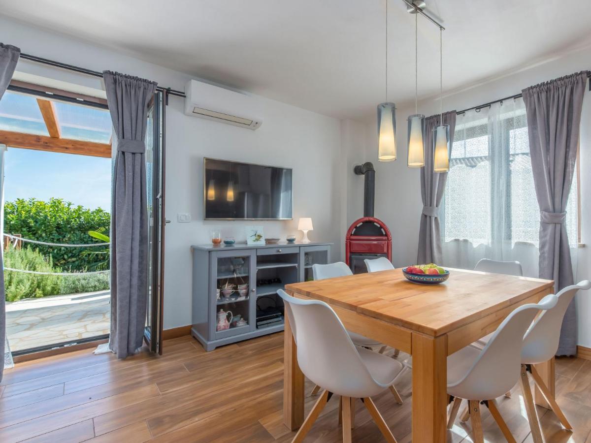 Holiday Home Villa Joy Novigrad Istria Esterno foto