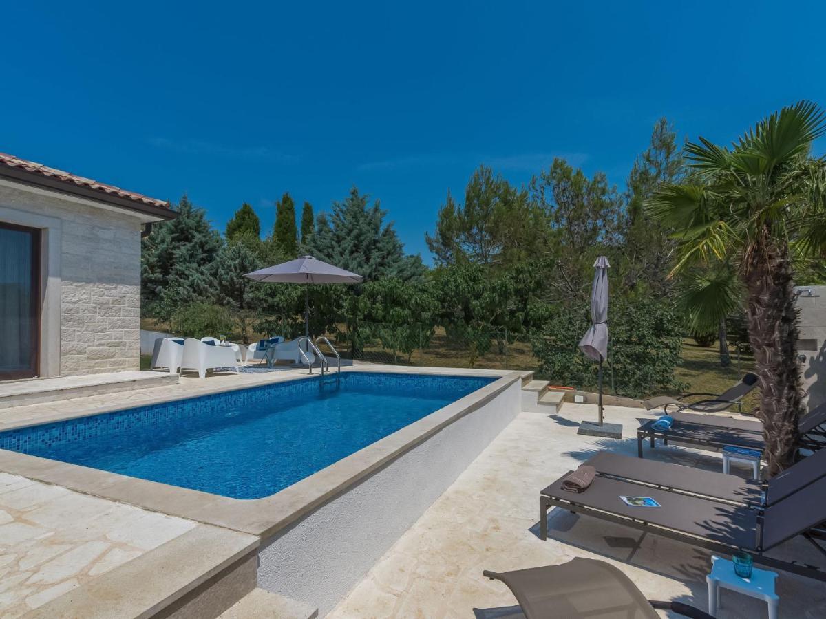 Holiday Home Villa Joy Novigrad Istria Esterno foto
